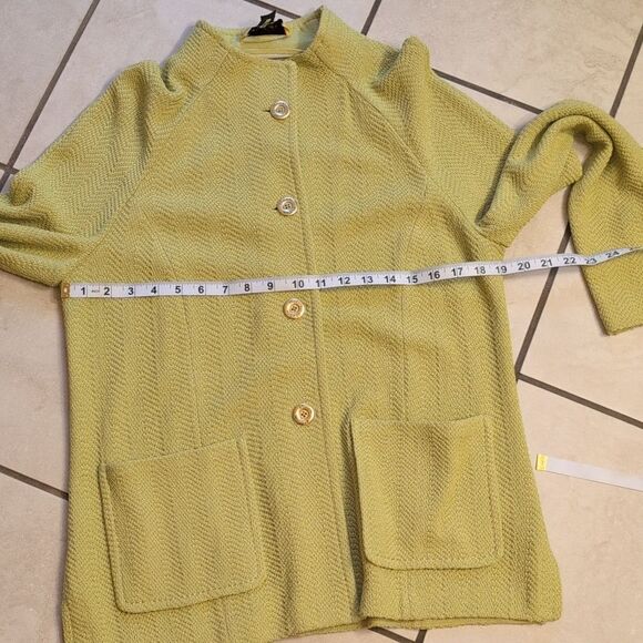 St. John lime green cardigan gold buttons w pockets size M - Picture 6 of 11